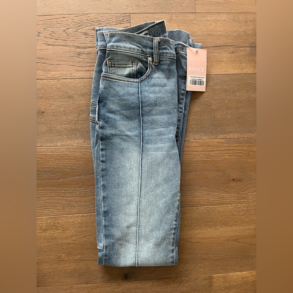 Flare bottom eclipse wash jeans. New with tags! Beautiful pair of jeans.